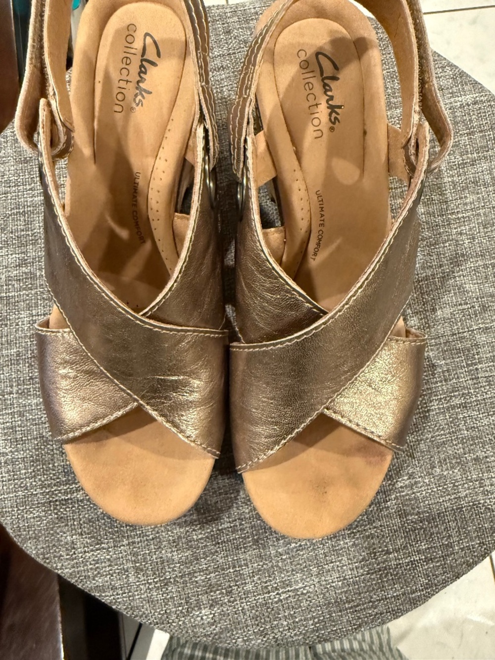 Clark’s Giselle Loop Gold Sandals